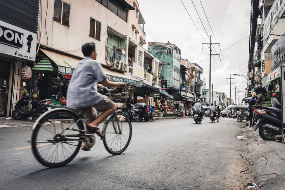 usar la bicicleta es un excelente medio de transporte