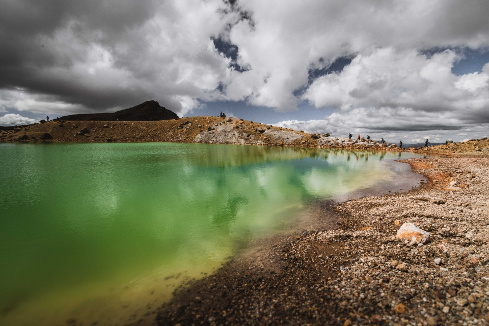 piscinas de agua verde del tongariro alpine crossing