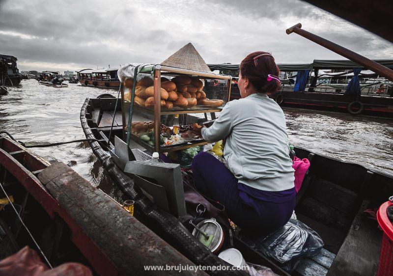 vendedora ambulante en vietnam